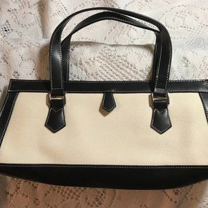 White House Black Market Clutch, in Like New Condition, Magnetic Closure
